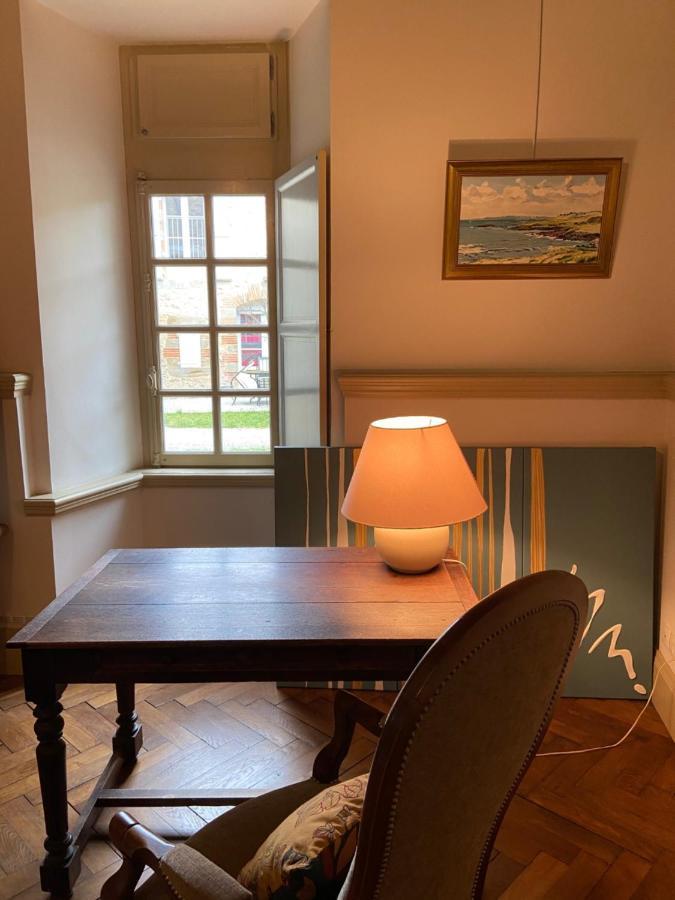 Auriac-sur-Vendinelle Le Gite Du Chateau מראה חיצוני תמונה